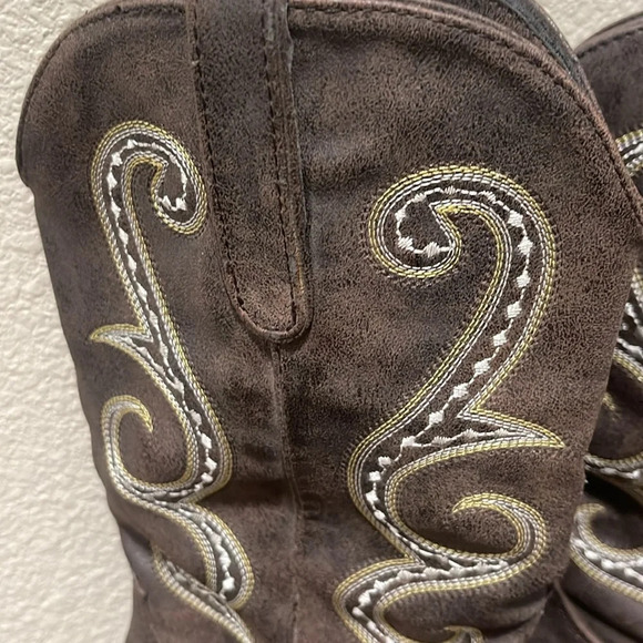 American Rag Western Cowboy Cowgirl Chocolate brown Faux Leather Rodeo Boots 7.5 - Picture 3 of 16